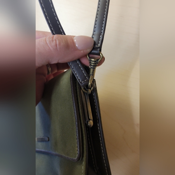 NWT Nine West wristlett amazing quality. - Picture 3 of 7